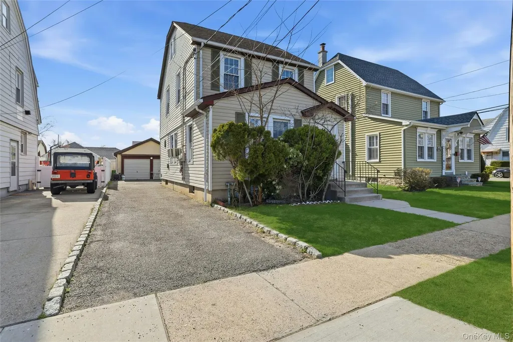 160 Broad Street Williston Park NY 11596