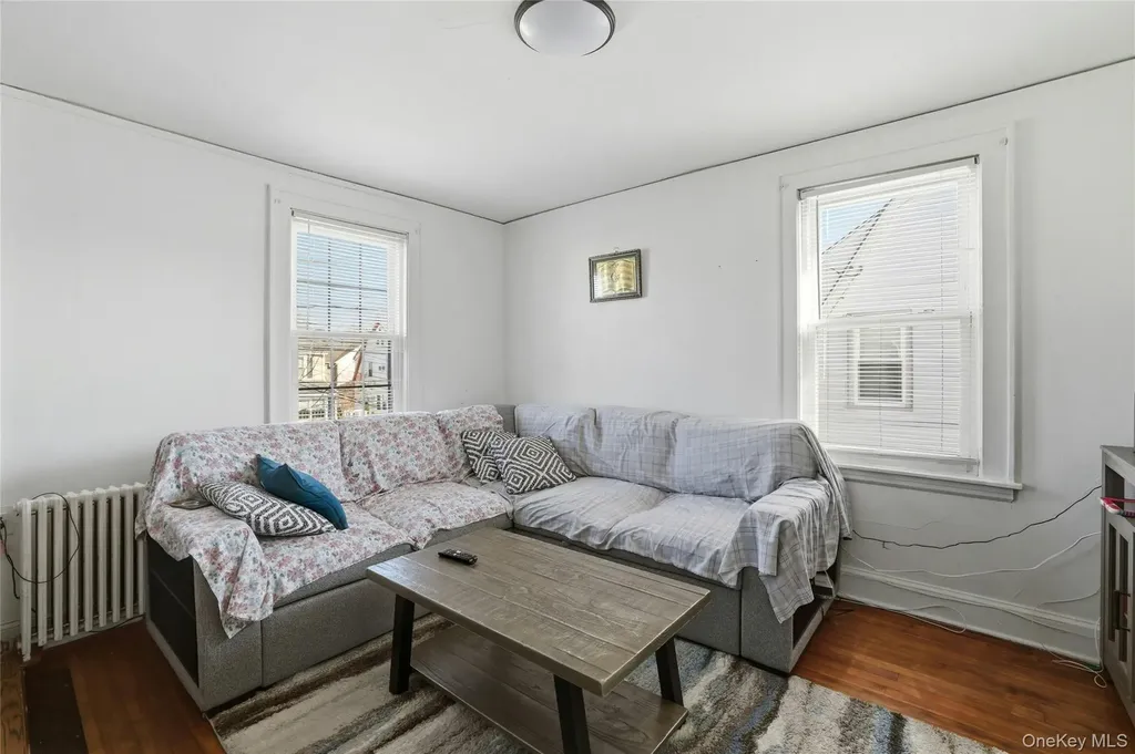 160 Broad Street Williston Park NY 11596