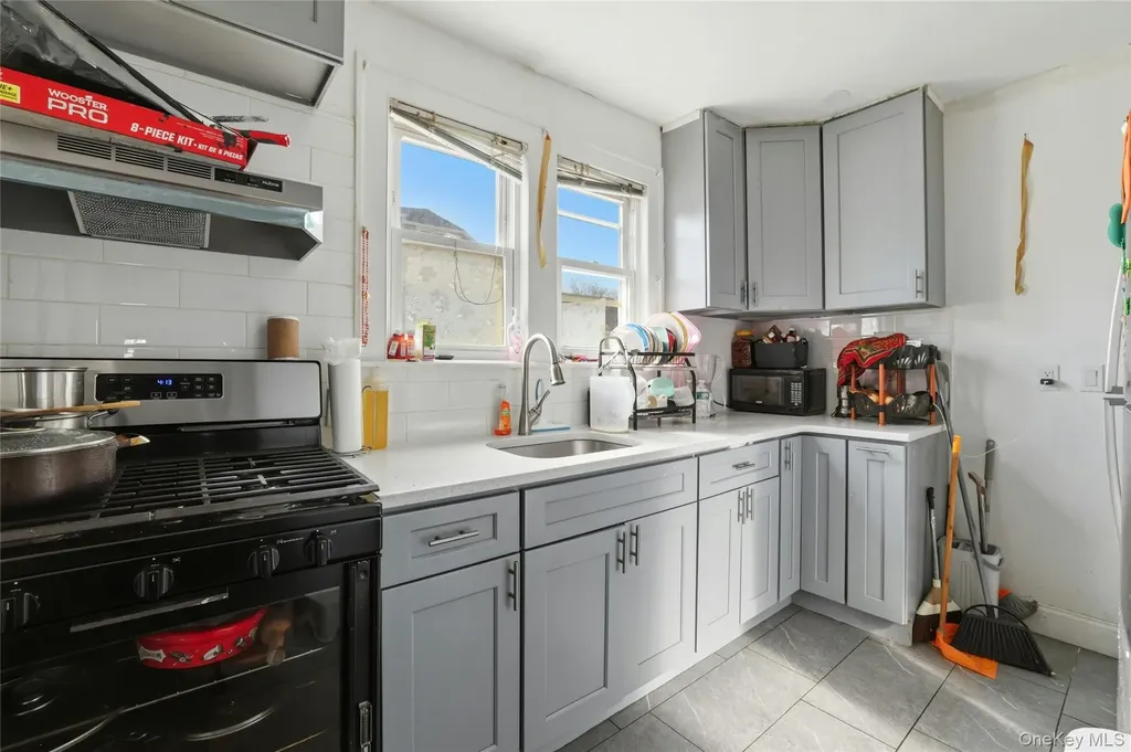 160 Broad Street Williston Park NY 11596