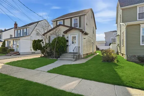 160 Broad Street Williston Park NY 11596