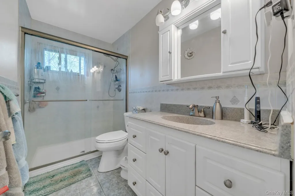 35 Arline Lane East Islip NY 11730