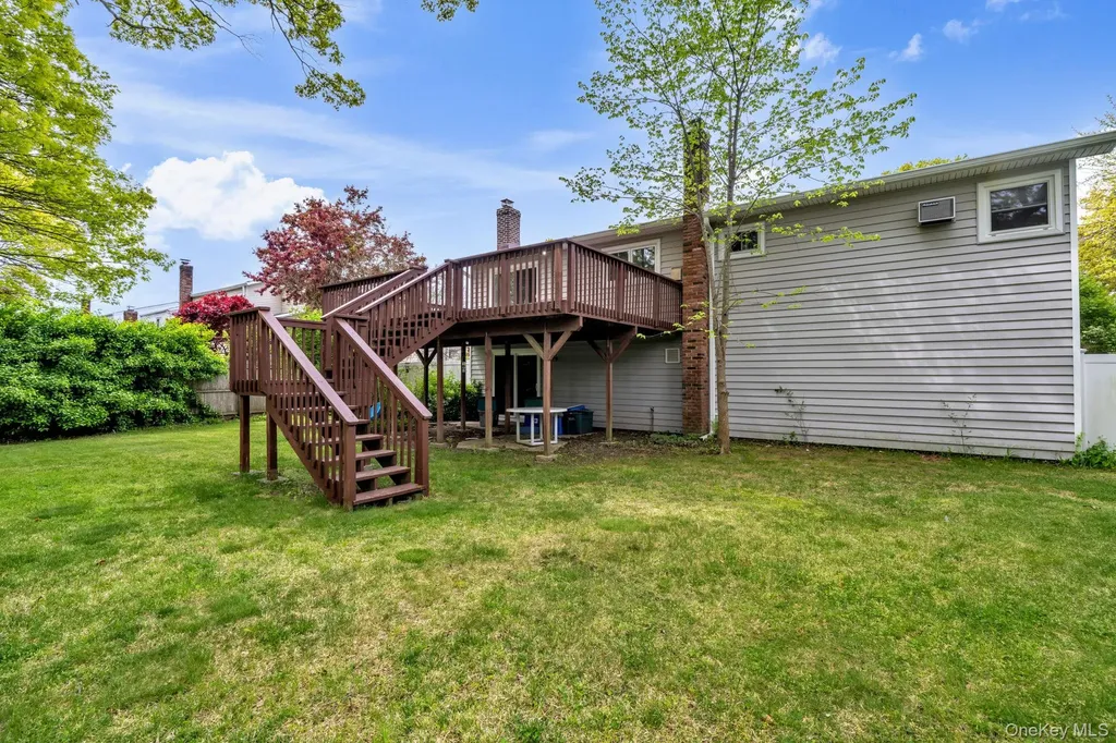 35 Arline Lane East Islip NY 11730