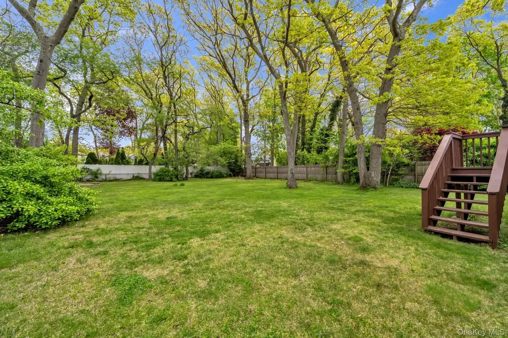 35 Arline Lane East Islip NY 11730