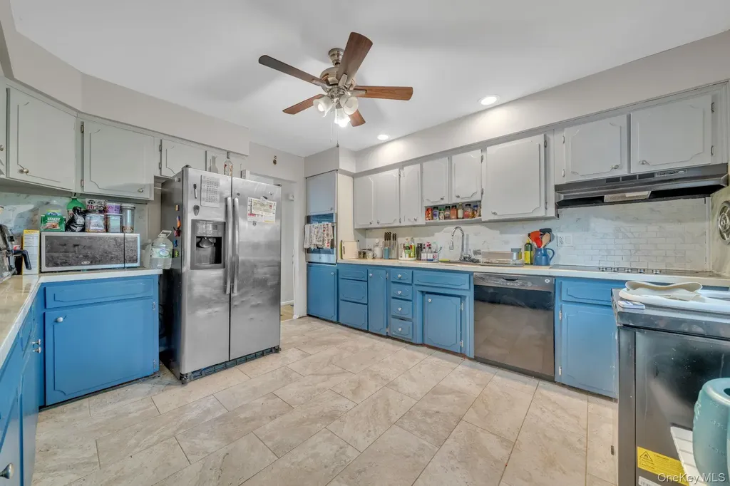 35 Arline Lane East Islip NY 11730