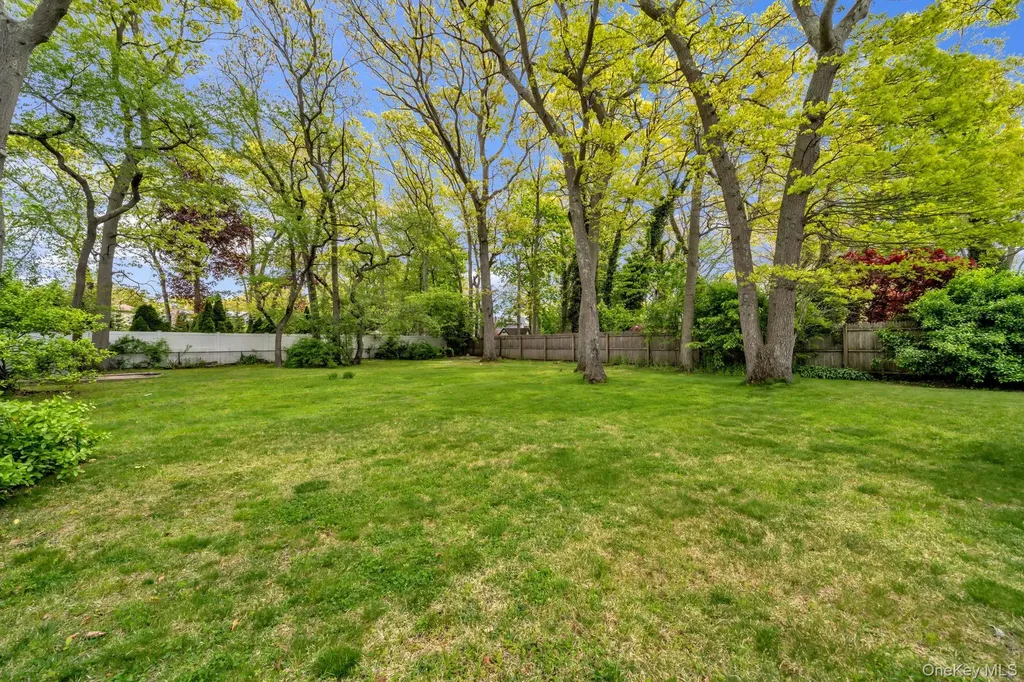 35 Arline Lane East Islip NY 11730