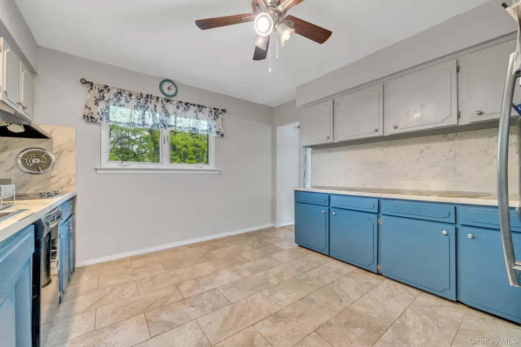 35 Arline Lane East Islip NY 11730