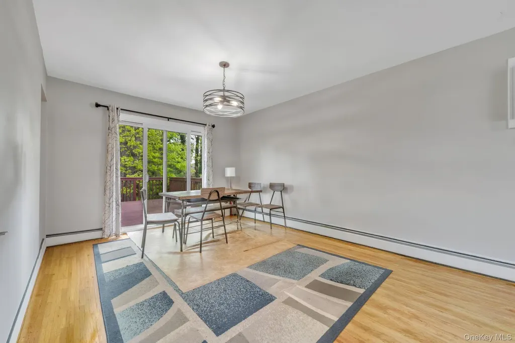 35 Arline Lane East Islip NY 11730