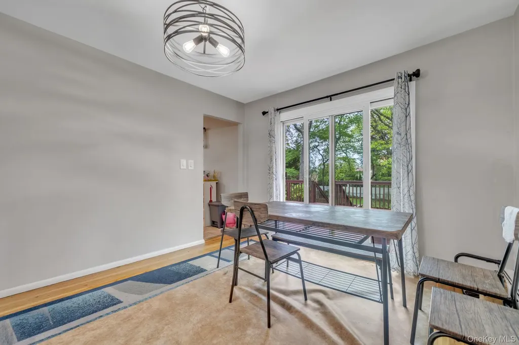 35 Arline Lane East Islip NY 11730