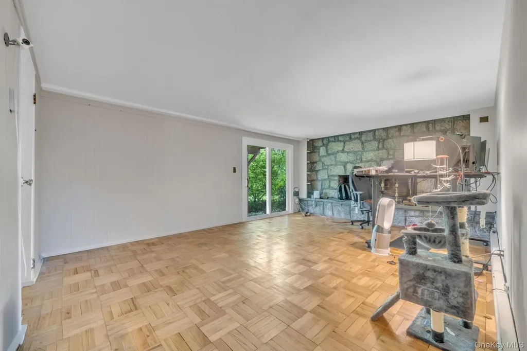 35 Arline Lane East Islip NY 11730
