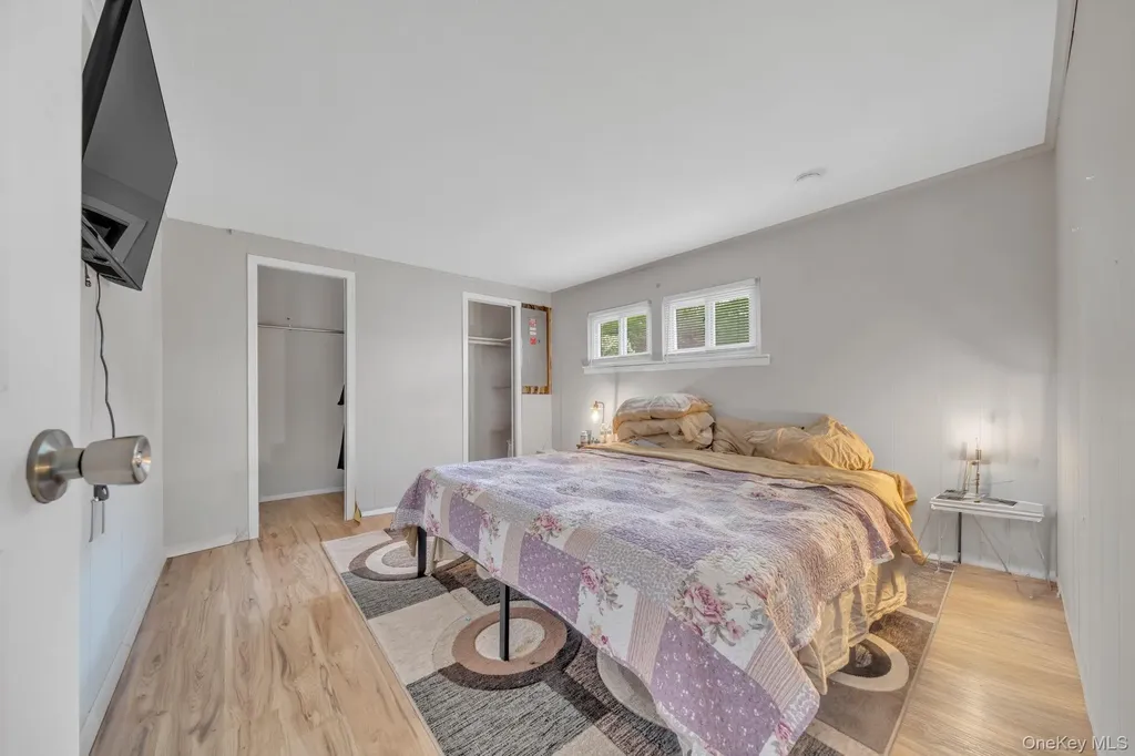 35 Arline Lane East Islip NY 11730