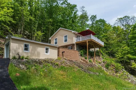 71 Deer Trail N Greenwood Lake NY 10925