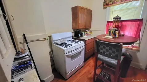 242 Mansion Street Poughkeepsie NY 12601