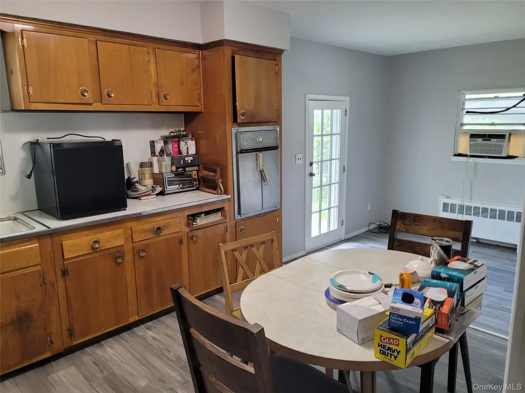 5 Thorpe Lane East Islip NY 11730