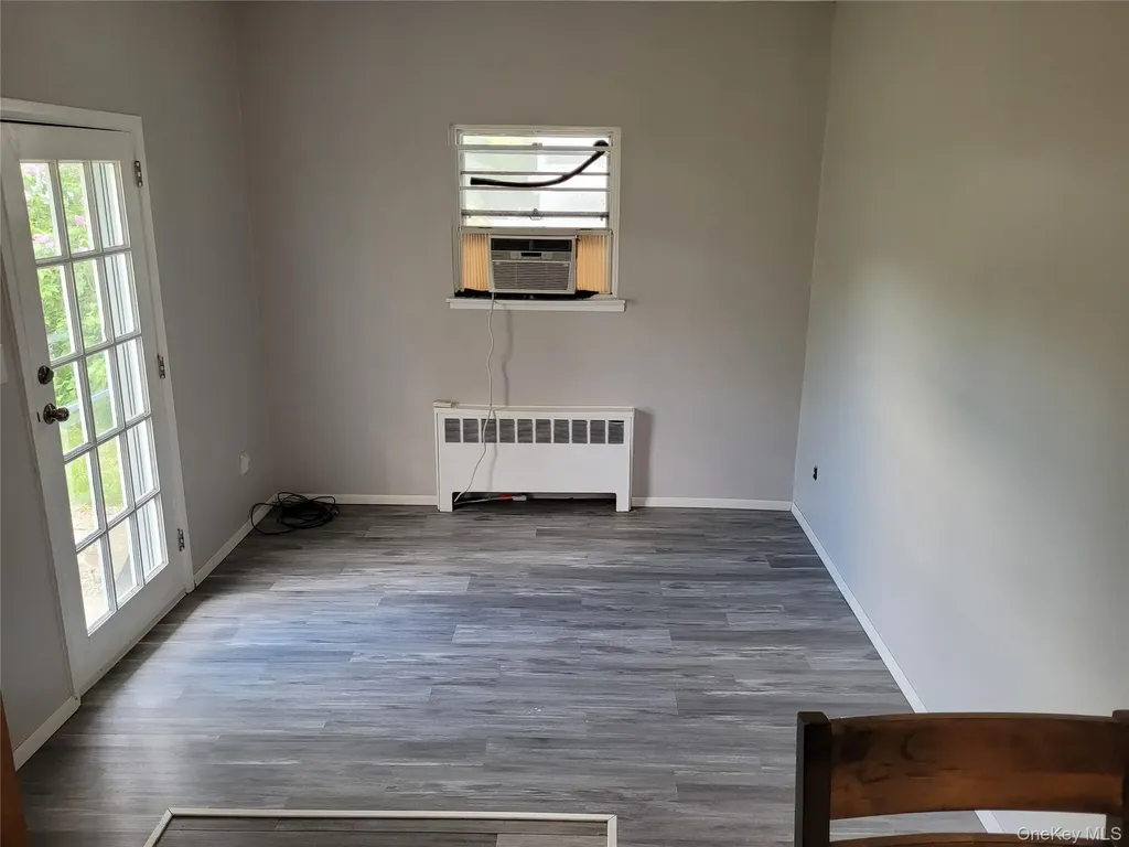 5 Thorpe Lane East Islip NY 11730