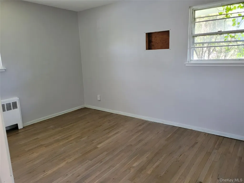 5 Thorpe Lane East Islip NY 11730