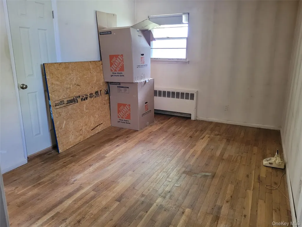 5 Thorpe Lane East Islip NY 11730