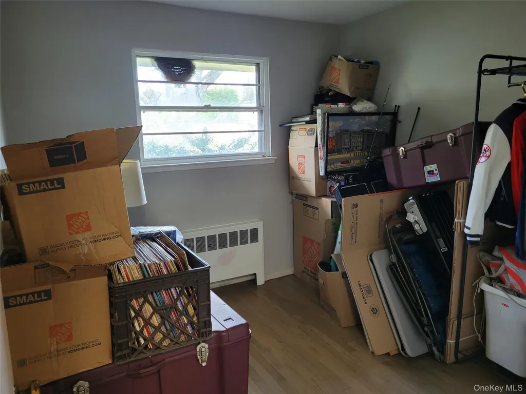 5 Thorpe Lane East Islip NY 11730
