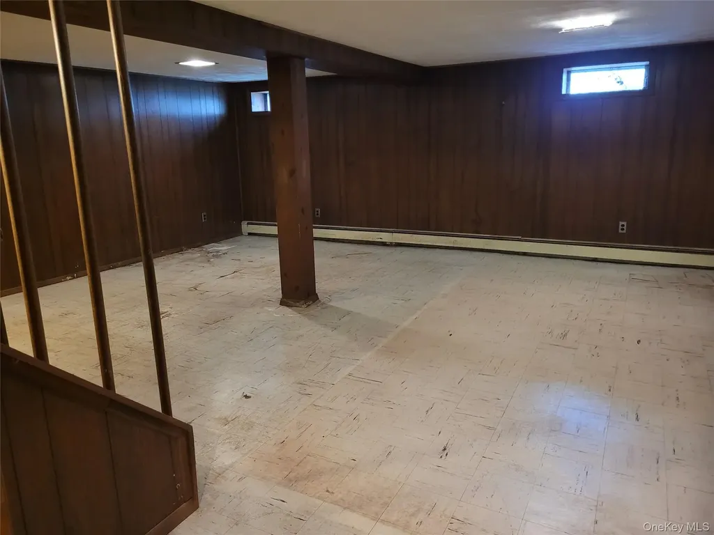 5 Thorpe Lane East Islip NY 11730