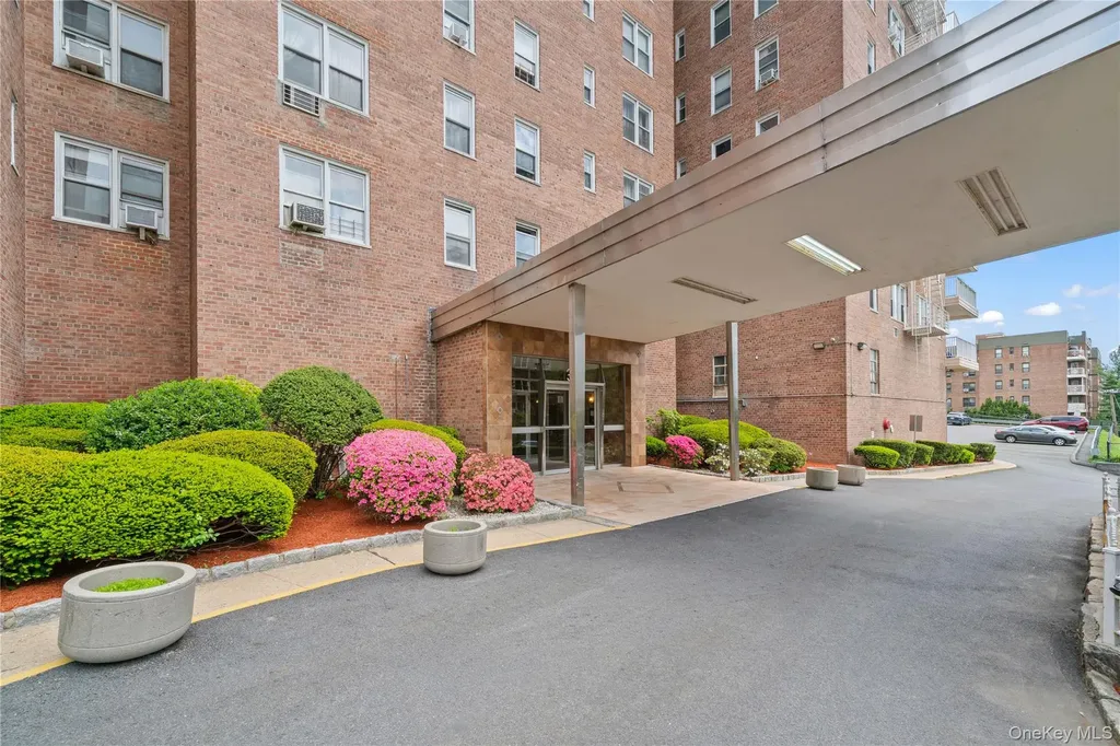 300 N Broadway Yonkers NY 10701