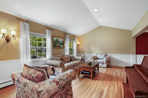 31 Burns Place Briarcliff Manor NY 10510