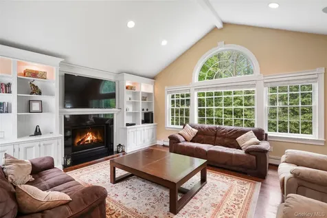 31 Burns Place Briarcliff Manor NY 10510
