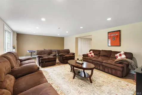 31 Burns Place Briarcliff Manor NY 10510