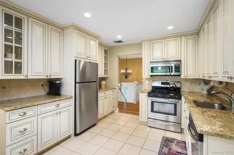 31 Burns Place Briarcliff Manor NY 10510