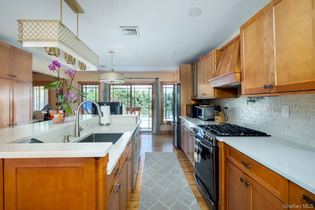 100 Byron Road Merrick NY 11566