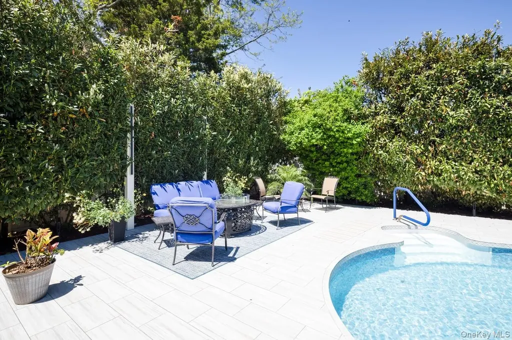 100 Byron Road Merrick NY 11566