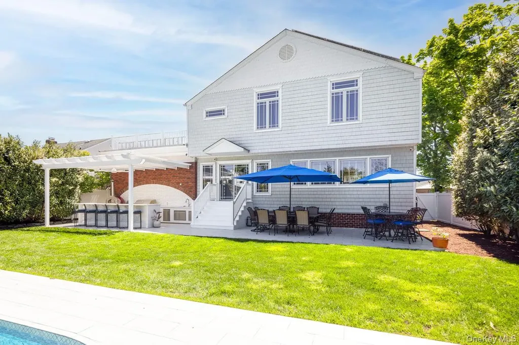 100 Byron Road Merrick NY 11566
