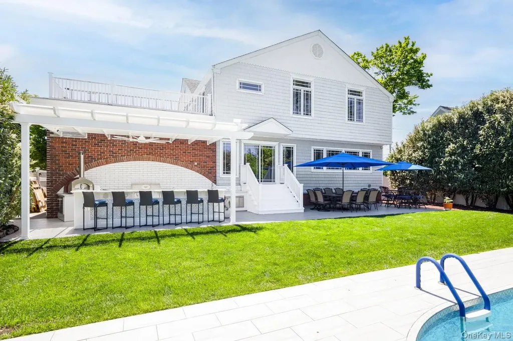 100 Byron Road Merrick NY 11566