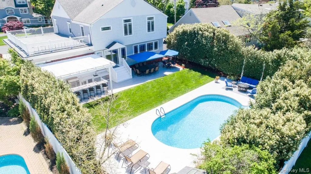100 Byron Road Merrick NY 11566