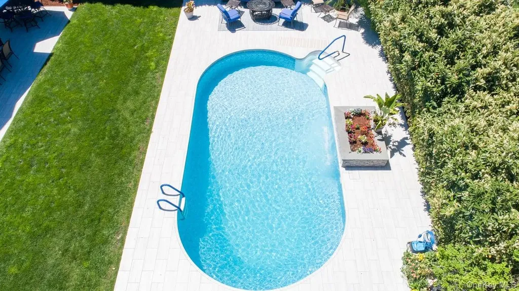 100 Byron Road Merrick NY 11566