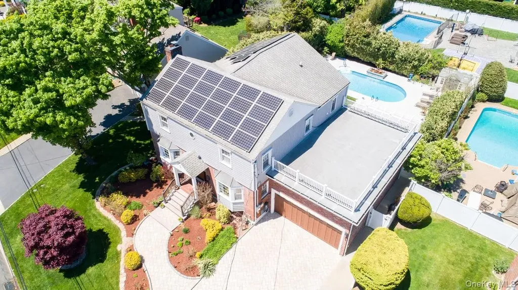 100 Byron Road Merrick NY 11566