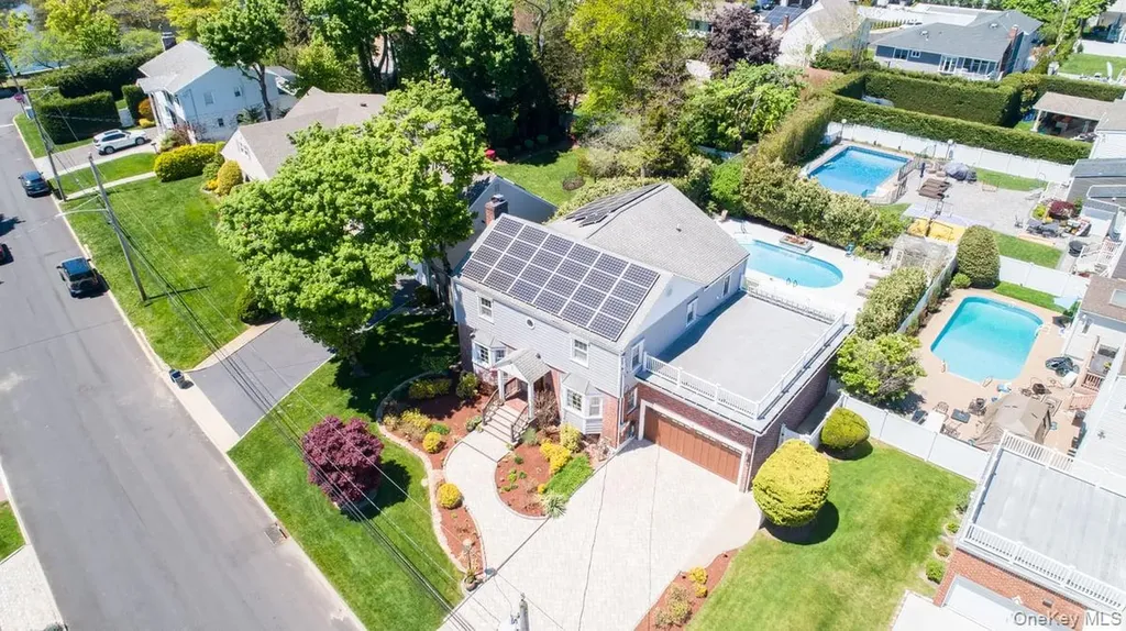 100 Byron Road Merrick NY 11566