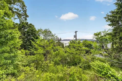 1225 Albany Post Road Croton-on-hudson NY 10520