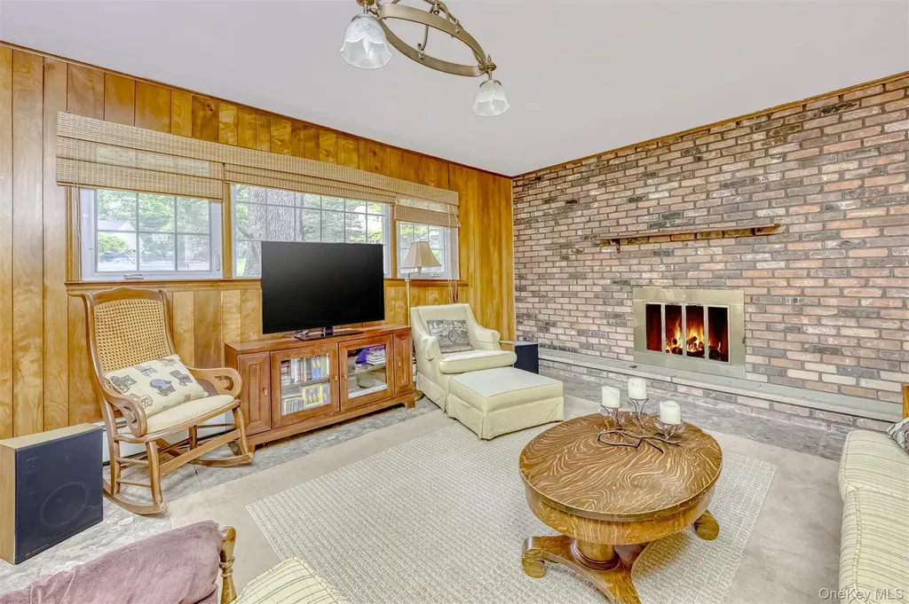 32 Charlotte Drive Spring Valley NY 10977
