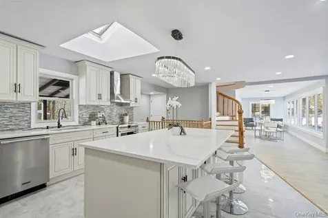 497 Woodbury Road Cold Spring Harbor NY 11724