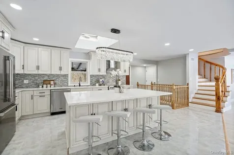 497 Woodbury Road Cold Spring Harbor NY 11724