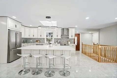 497 Woodbury Road Cold Spring Harbor NY 11724