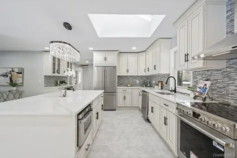 497 Woodbury Road Cold Spring Harbor NY 11724