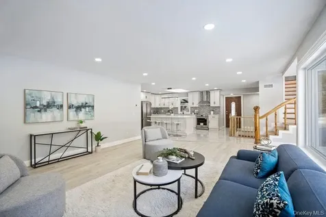 497 Woodbury Road Cold Spring Harbor NY 11724