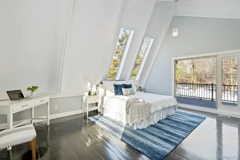 497 Woodbury Road Cold Spring Harbor NY 11724