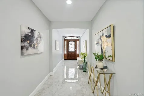 497 Woodbury Road Cold Spring Harbor NY 11724