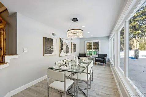 497 Woodbury Road Cold Spring Harbor NY 11724
