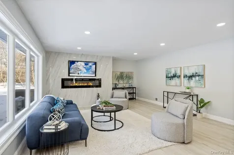 497 Woodbury Road Cold Spring Harbor NY 11724