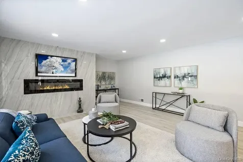 497 Woodbury Road Cold Spring Harbor NY 11724