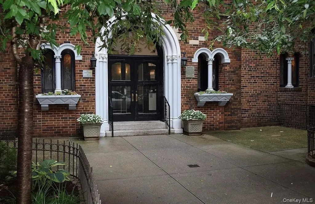 Sunnyside NY 11104