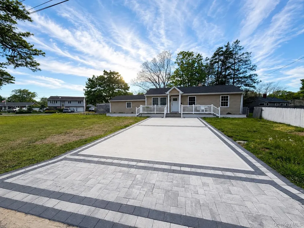 1013 Merriam Road Bay Shore NY 11706