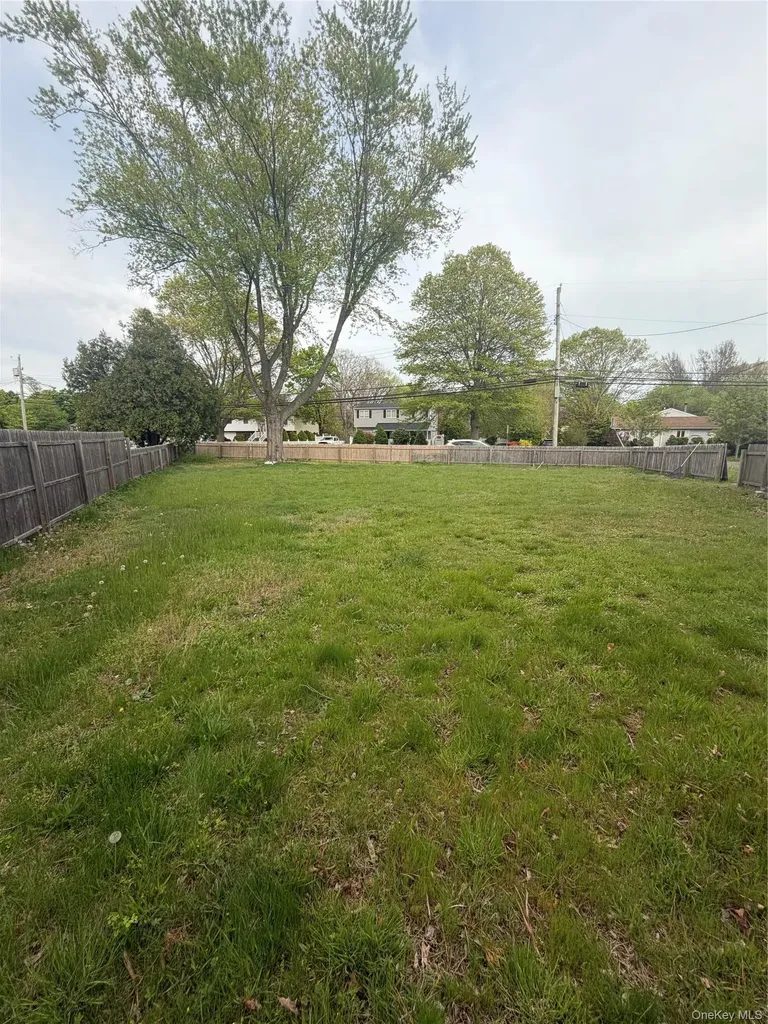 1013 Merriam Road Bay Shore NY 11706